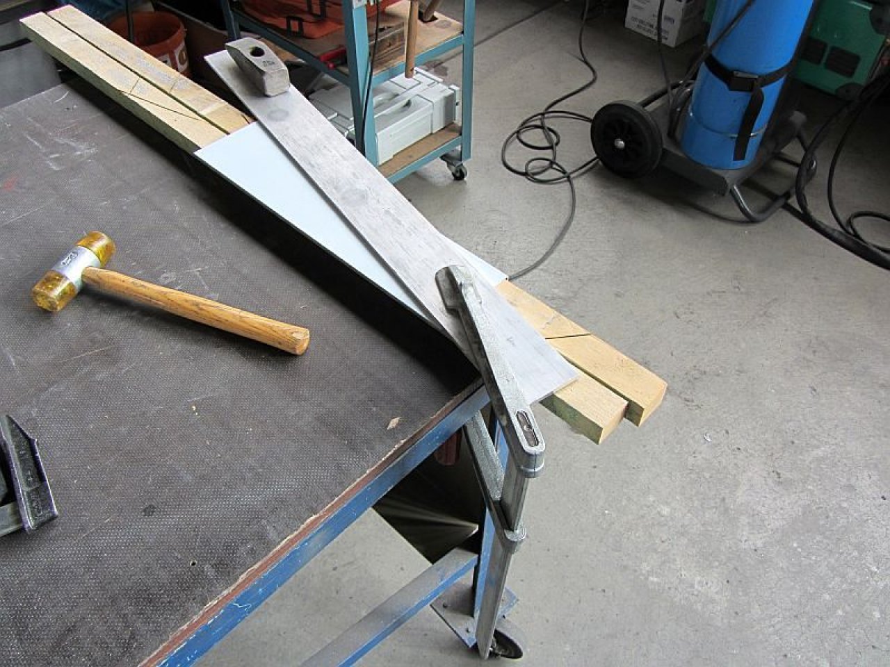 [20/04/2012] Update vom 20.04.: neue Bilder aus der Profi-Werkstatt (20)