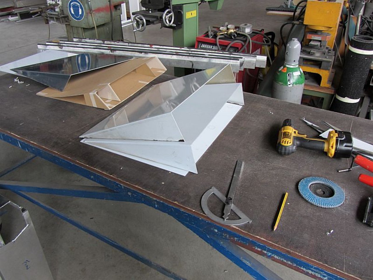 [20/04/2012] Update vom 20.04.: neue Bilder aus der Profi-Werkstatt (22)