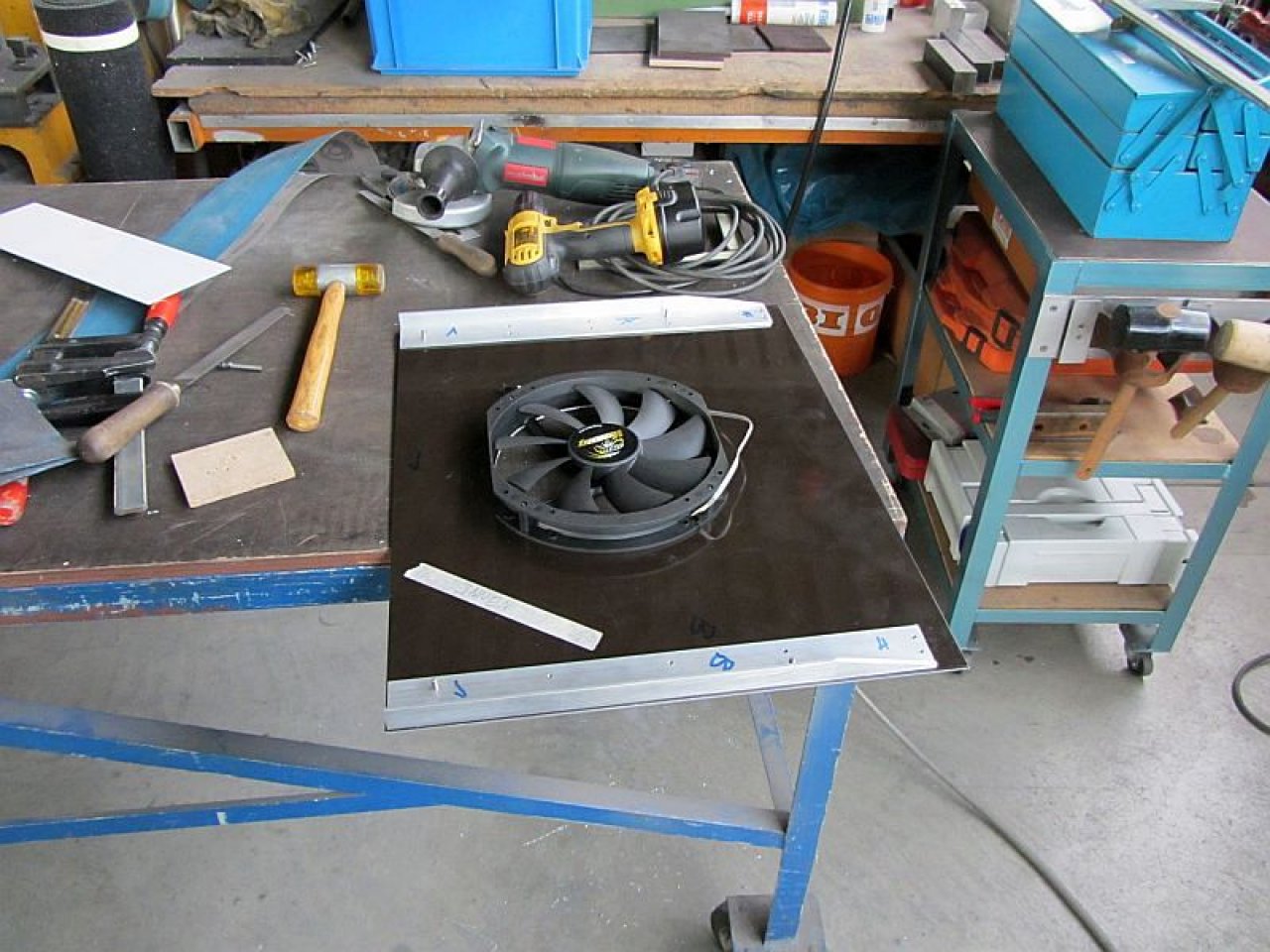 [20/04/2012] Update vom 20.04.: neue Bilder aus der Profi-Werkstatt (37)