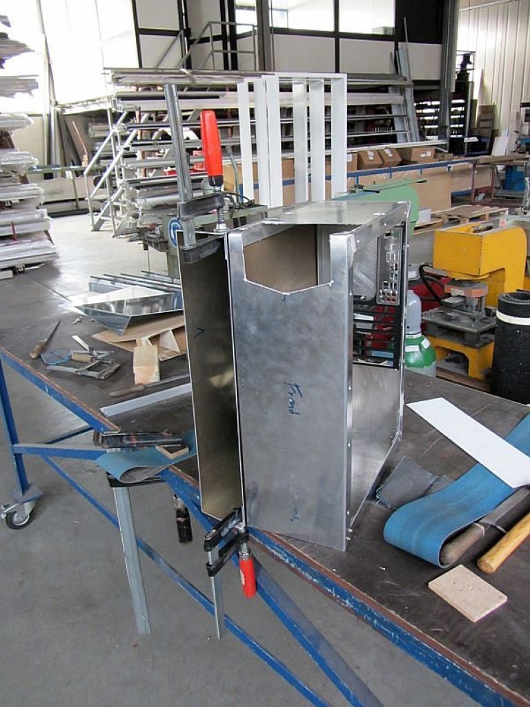 [20/04/2012] Update vom 20.04.: neue Bilder aus der Profi-Werkstatt (41)