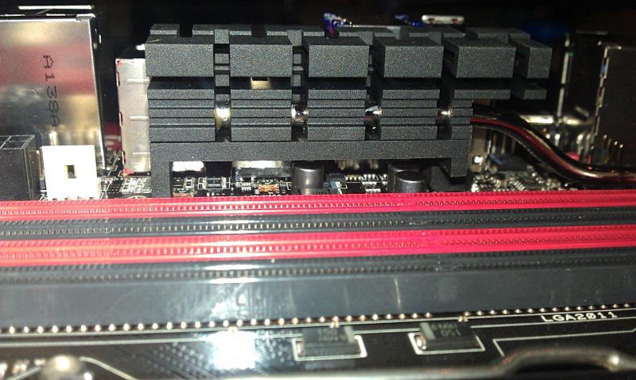 [16/04/2012] Edel-Hardware trifft auf Spar-Gehäuse: Sandy Bridge E + GTX 680 im MS-Tech-Tower (8)