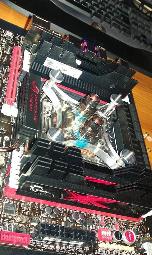 [16/04/2012] Edel-Hardware trifft auf Spar-Gehäuse: Sandy Bridge E + GTX 680 im MS-Tech-Tower (12)