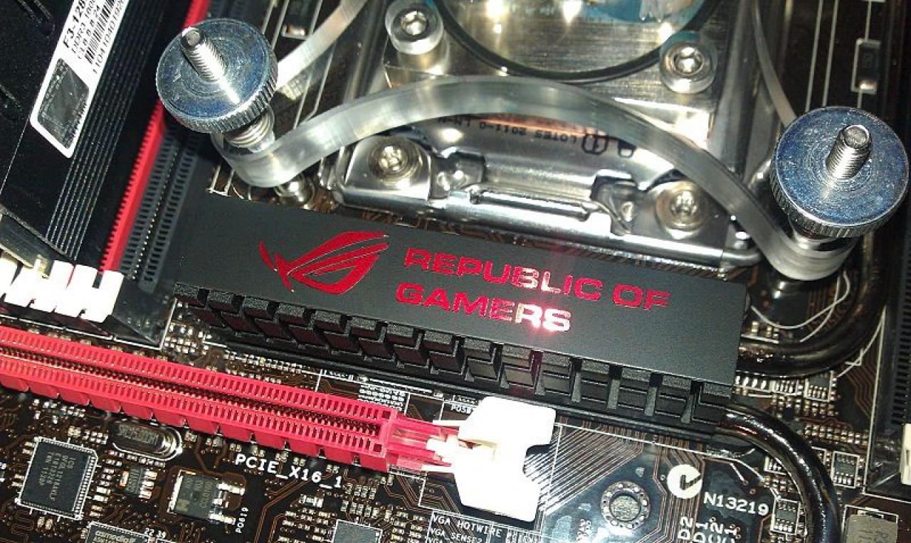 [16/04/2012] Edel-Hardware trifft auf Spar-Gehäuse: Sandy Bridge E + GTX 680 im MS-Tech-Tower (13)