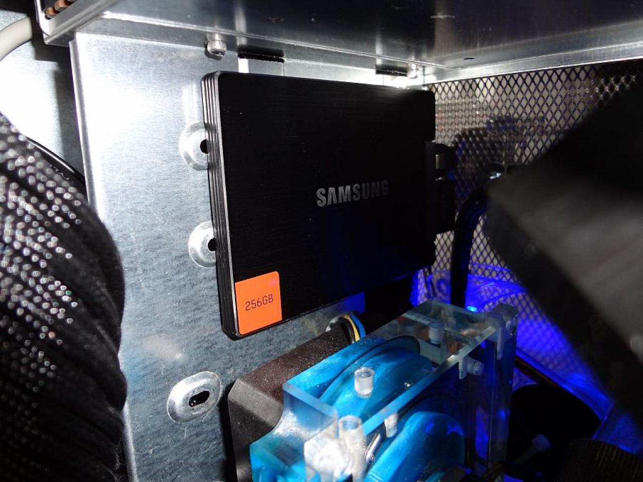 [16/04/2012] Edel-Hardware trifft auf Spar-Gehäuse: Sandy Bridge E + GTX 680 im MS-Tech-Tower (18)