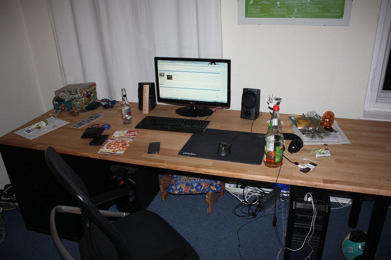 [05/04/2012] Update: die krassesten Schreibtische (93)