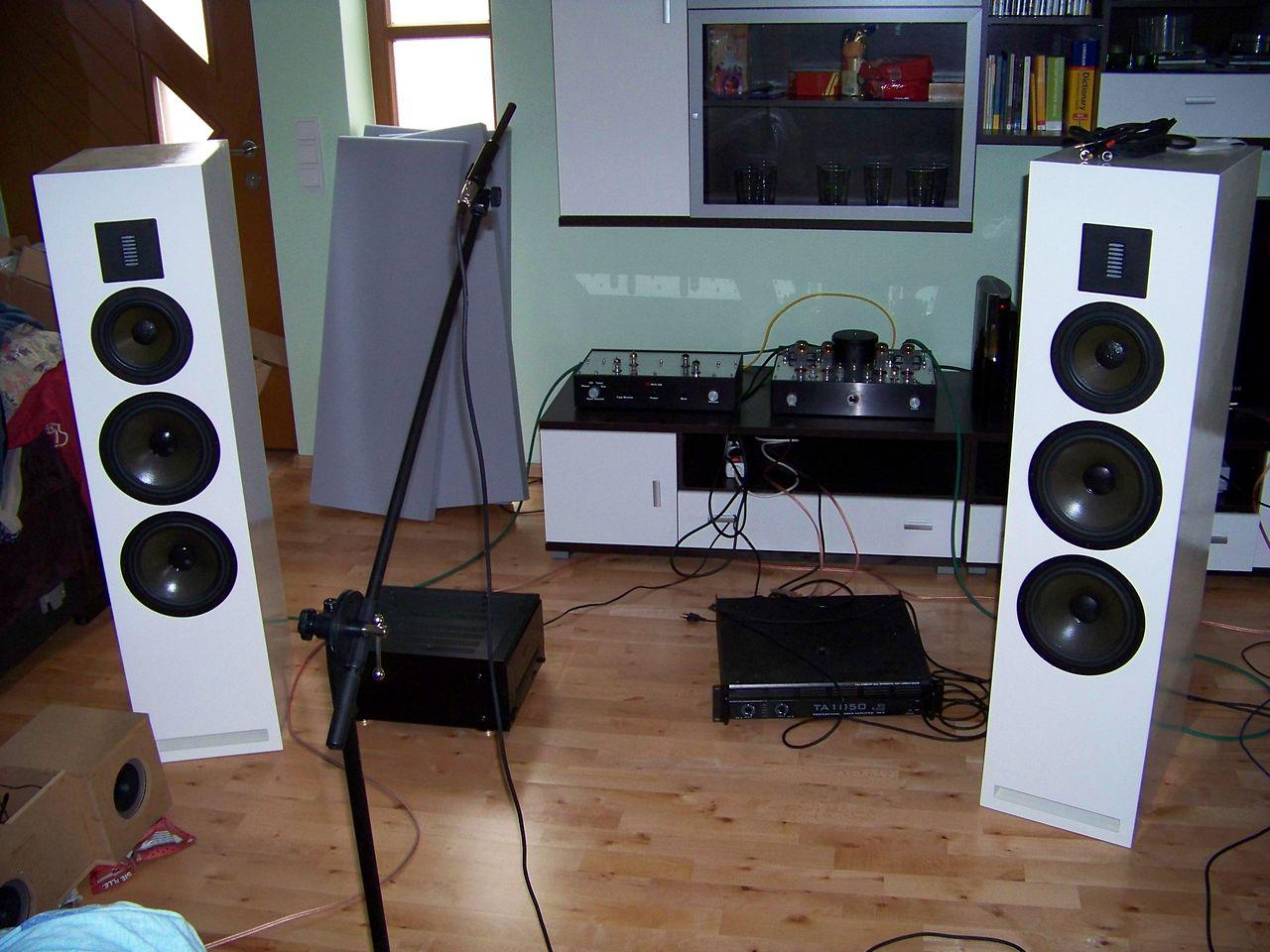 [13/04/2012] Update: neue Soundsysteme, Eigenbau-Lösungen und Retro-Komponenten (36)