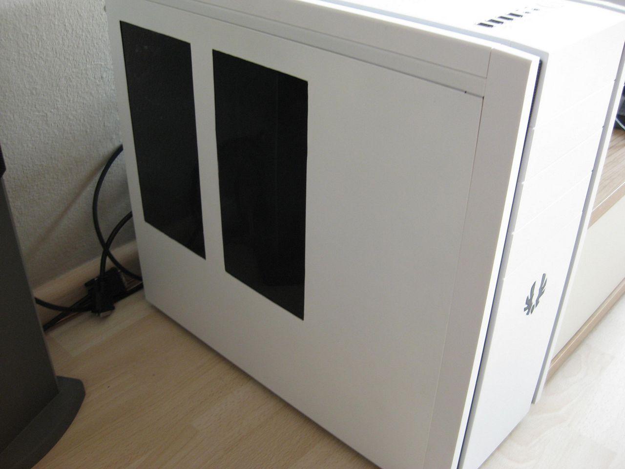 [12/04/2012] PCs im Industrie-Look, von Eis umhüllt und mit Kirmes-Beleuchtung (34)