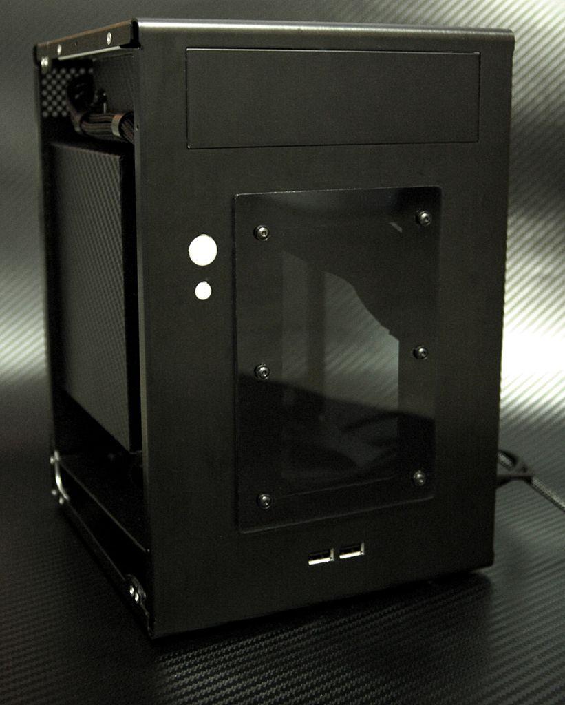 [12/04/2012] PCs im Industrie-Look, von Eis umhüllt und mit Kirmes-Beleuchtung (135)