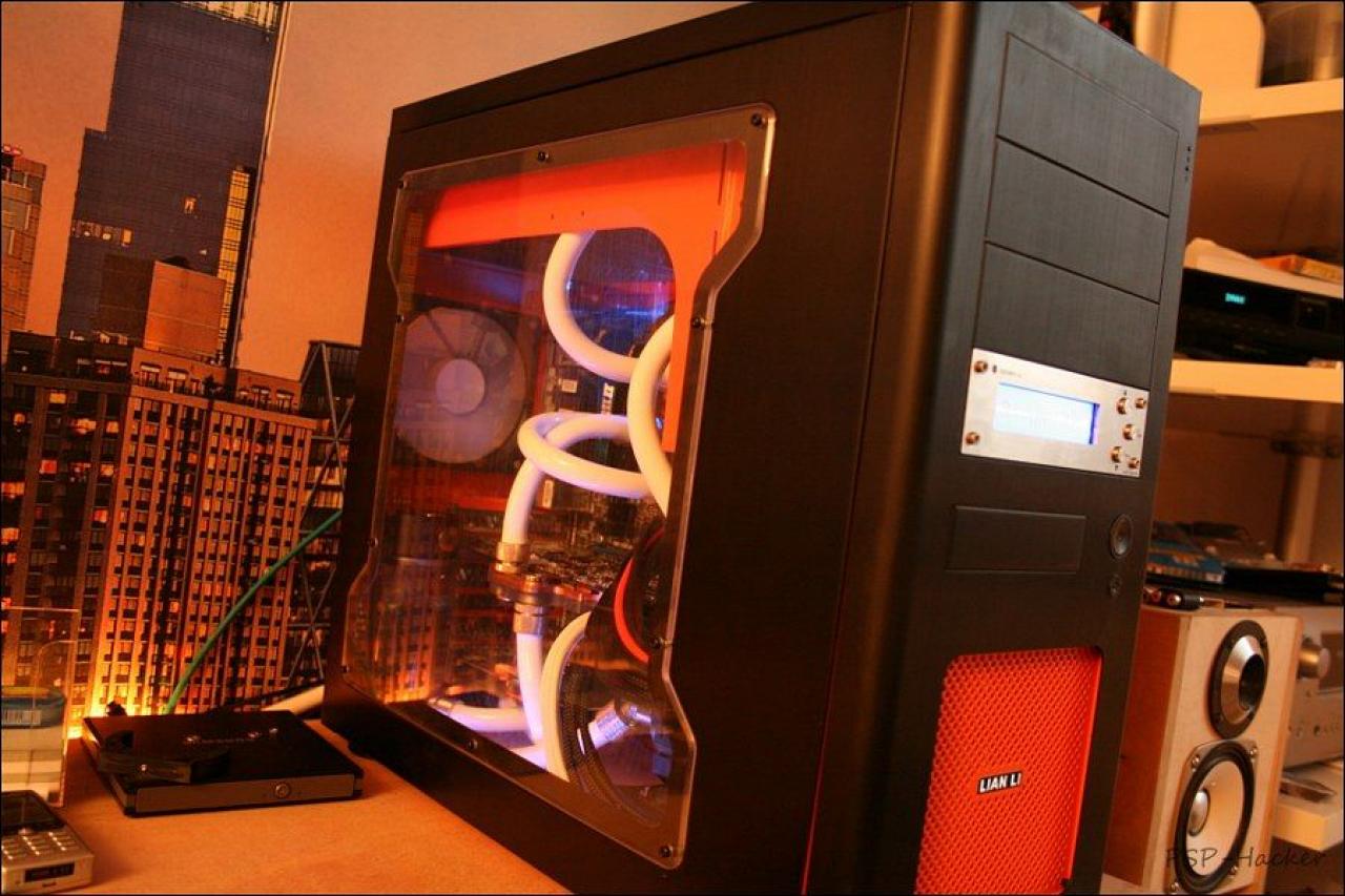 [12/04/2012] PCs im Industrie-Look, von Eis umhüllt und mit Kirmes-Beleuchtung (196)