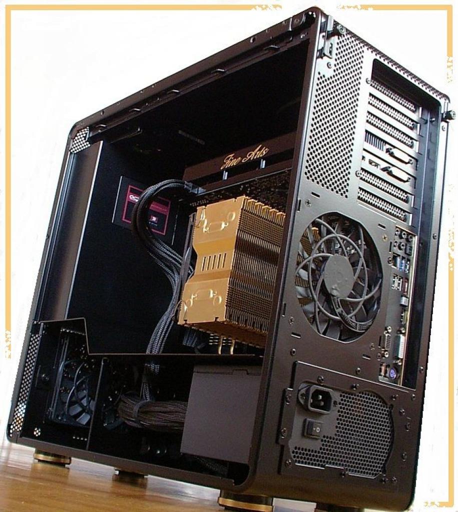 [12/04/2012] PCs im Industrie-Look, von Eis umhüllt und mit Kirmes-Beleuchtung (197)