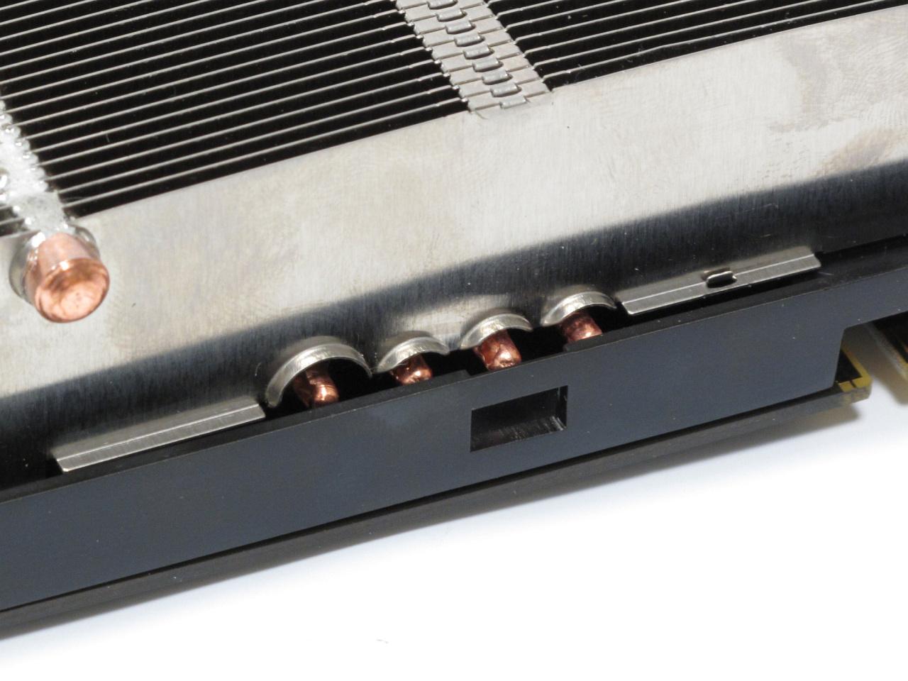 [04/04/2012] Palit Geforce GTX 680 Jetstream: Eine der vier Heatpipes bietet 8 anstelle von 6 Millimetern Durchmesser.