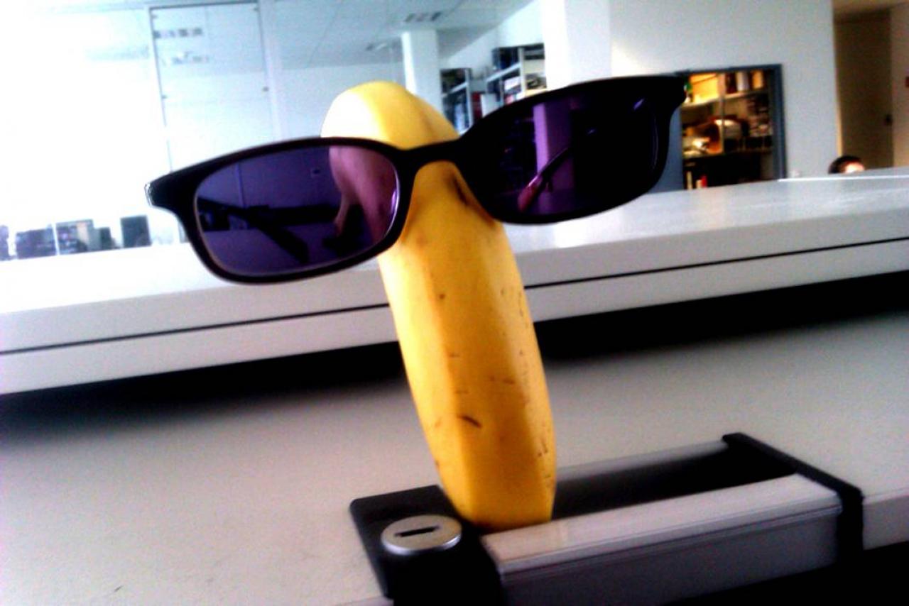 [20/04/2012] Unser Marc ist aber auch ein Künstler oder doch ein Spaßvogel? Wie er uns mitteilte, hört dieses mit der original Sauter'schen Sonnenbrille verzierte Grundnahrungsmittel auf den Name 