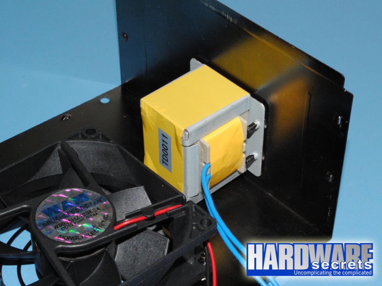 [20/04/2012] China-Böller: Hantol Silent 700 Watt mit Fake-PFC aus Zement (3)