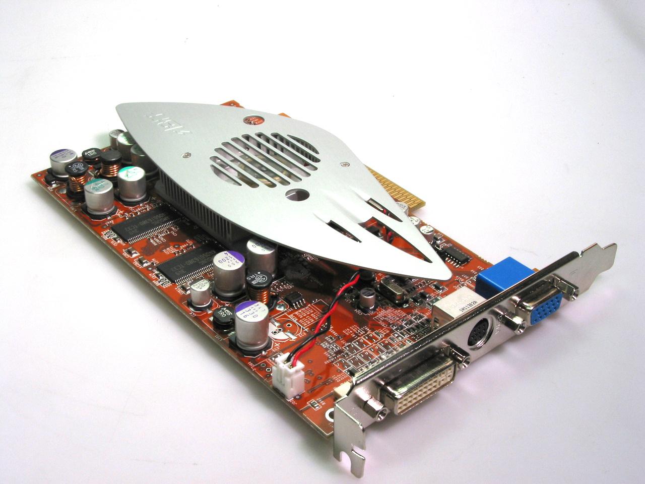 [14/05/2012] Abit Radeon 9600 XT: Eine der letzten Serien waren die Radeons der R300-Ära, einige X800er lieferte der Hersteller aber ebenfalls noch aus