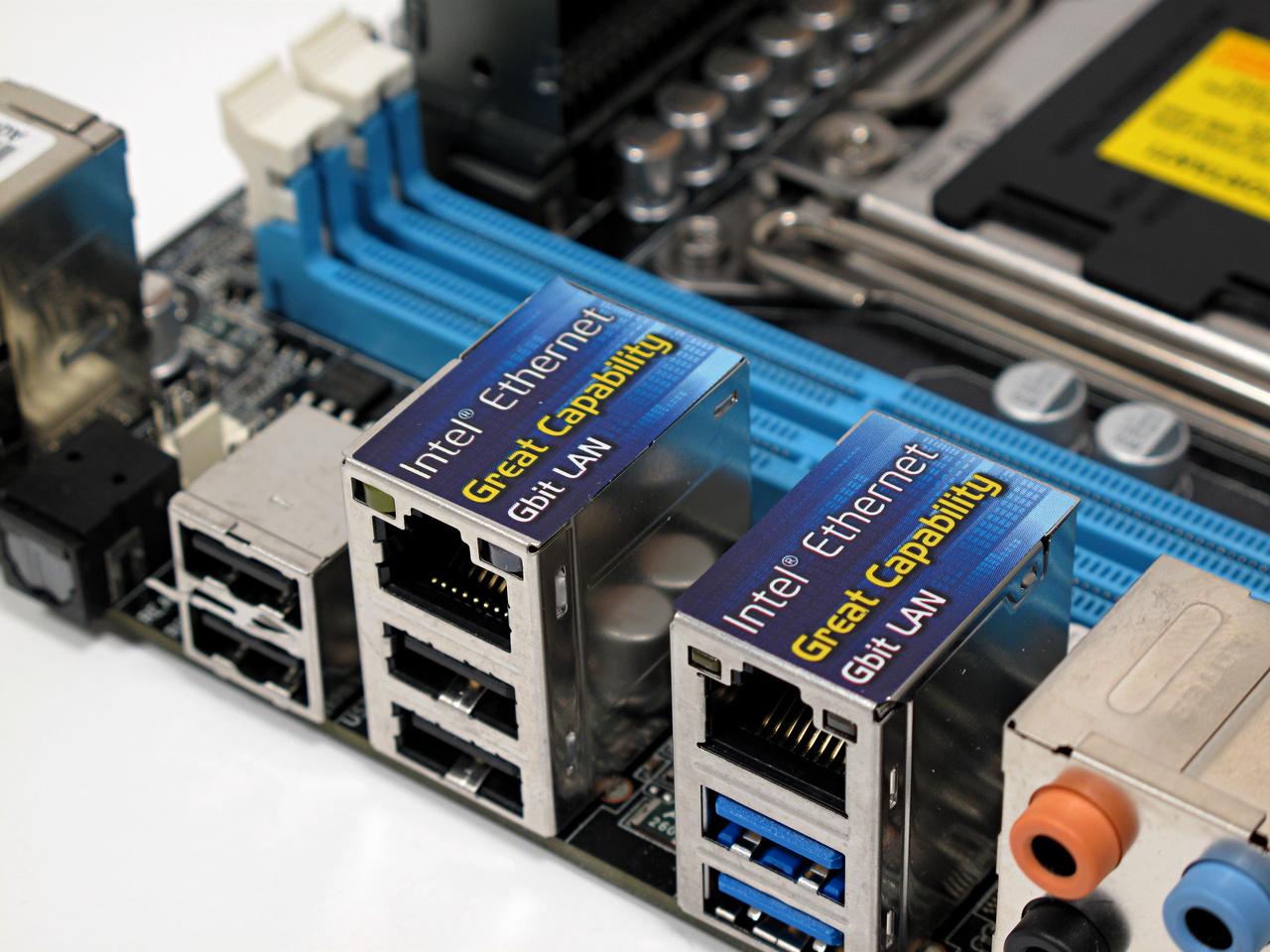 [29/05/2012] 16 Kerne im Test: Doppelter Xeon E5-2687W plus Asus Z9PE-D8 WS (6)