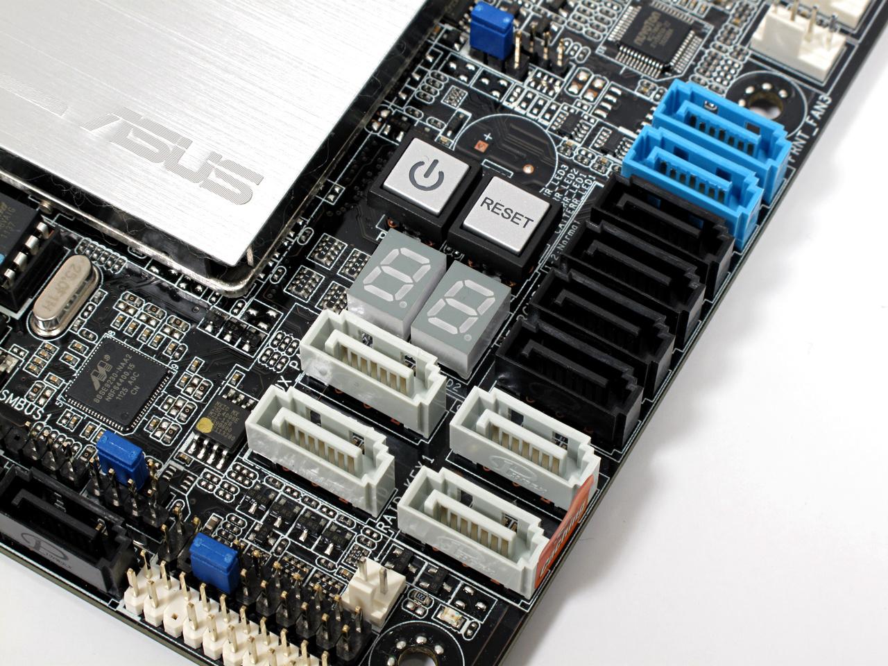 [29/05/2012] 16 Kerne im Test: Doppelter Xeon E5-2687W plus Asus Z9PE-D8 WS (8)