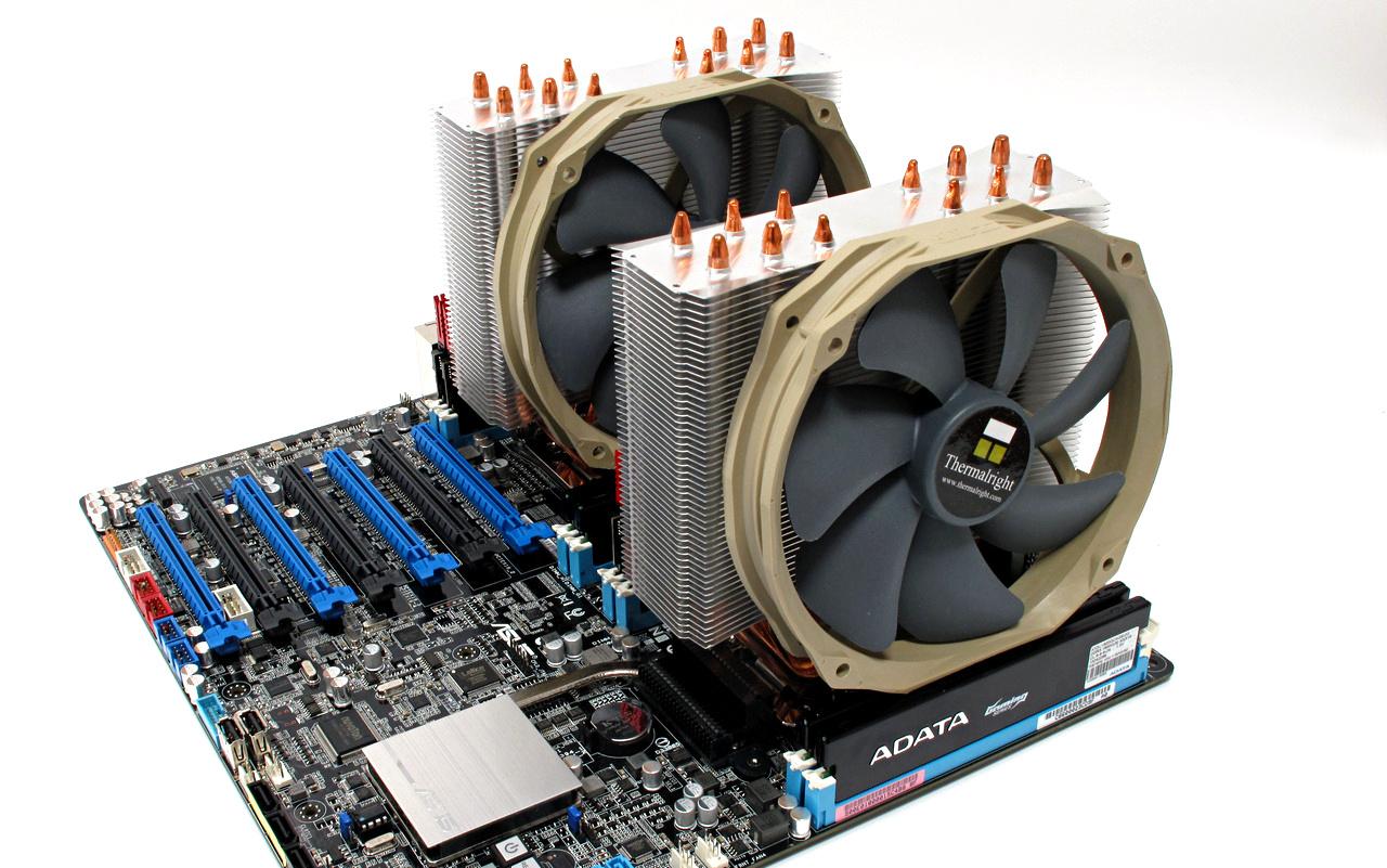 [29/05/2012] Des Nerdwahnsinns erster Teil: 16 echte (und 32 virtuelle) CPU-Kerne im Test: Das leisten ein doppelter Xeon E5-2687W plus Asus Z9PE-D8 WS.