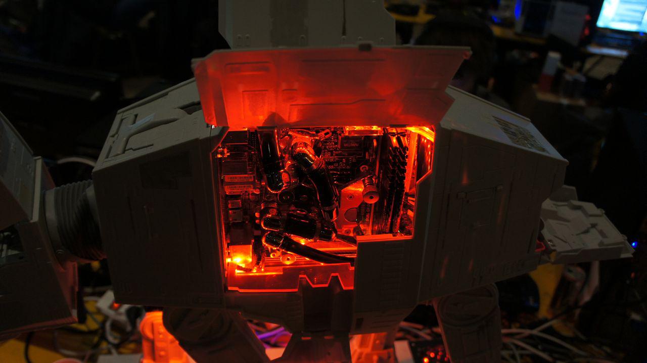 [16/05/2012] Spektakuläre Star-Wars-Casemod: Mini-PC in AT-AT mit echtem Laser (5)