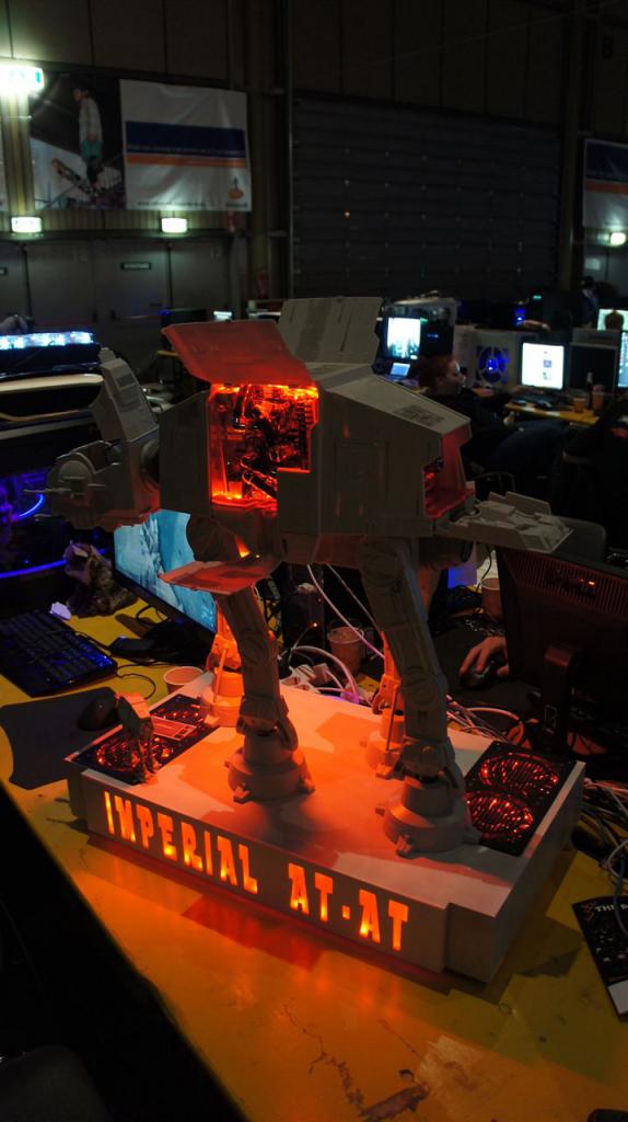 [16/05/2012] Spektakuläre Star-Wars-Casemod: Mini-PC in AT-AT mit echtem Laser (13)
