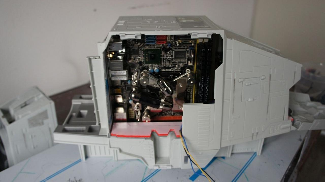 [16/05/2012] Spektakuläre Star-Wars-Casemod: Mini-PC in AT-AT mit echtem Laser (27)