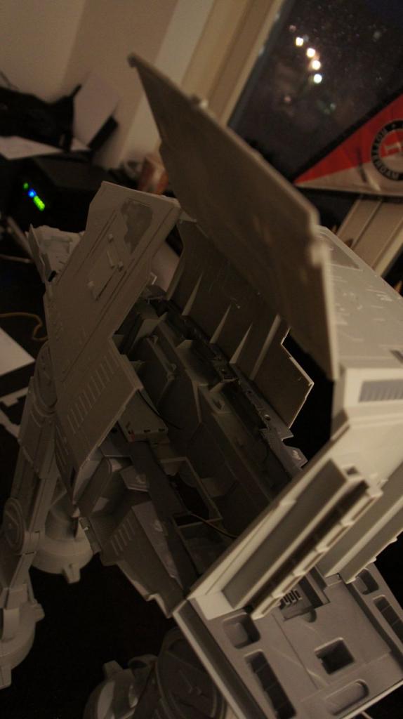 [16/05/2012] Spektakuläre Star-Wars-Casemod: Mini-PC in AT-AT mit echtem Laser (29)