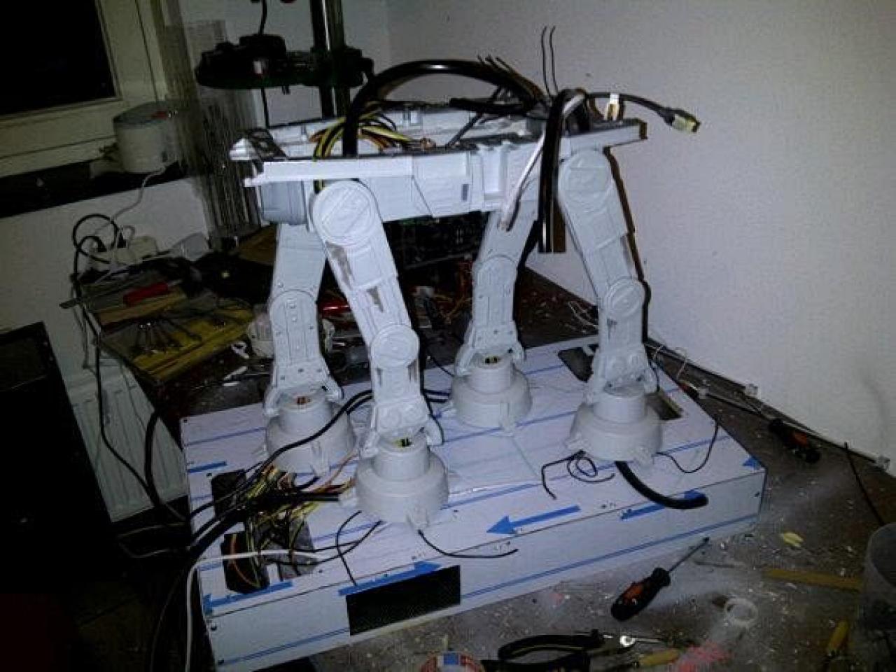[16/05/2012] Spektakuläre Star-Wars-Casemod: Mini-PC in AT-AT mit echtem Laser (31)
