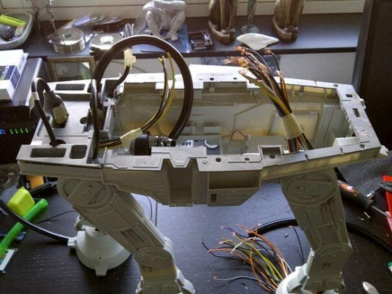 [16/05/2012] Spektakuläre Star-Wars-Casemod: Mini-PC in AT-AT mit echtem Laser (33)