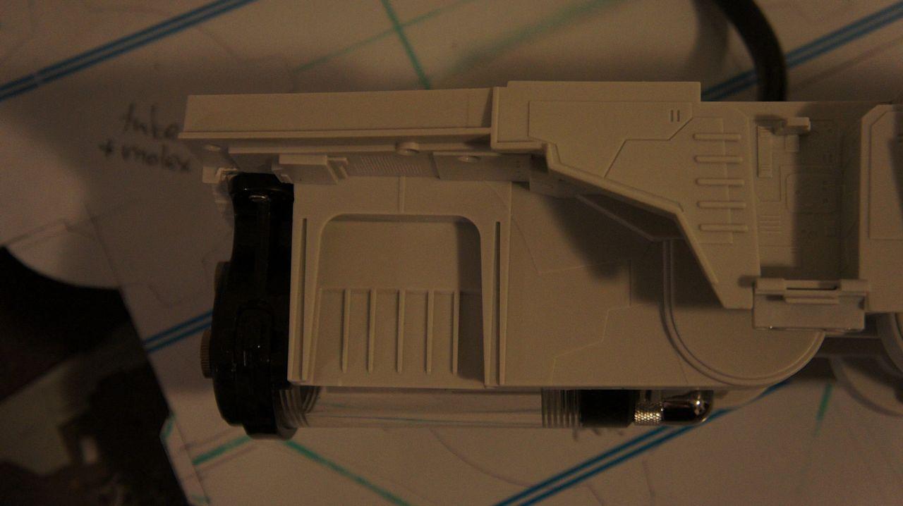 [16/05/2012] Spektakuläre Star-Wars-Casemod: Mini-PC in AT-AT mit echtem Laser (46)