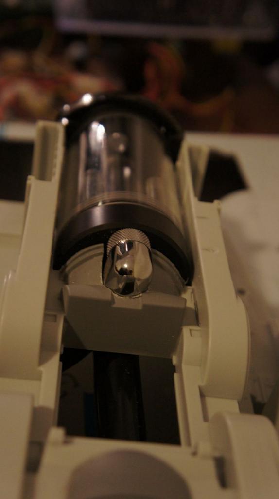 [16/05/2012] Spektakuläre Star-Wars-Casemod: Mini-PC in AT-AT mit echtem Laser (48)