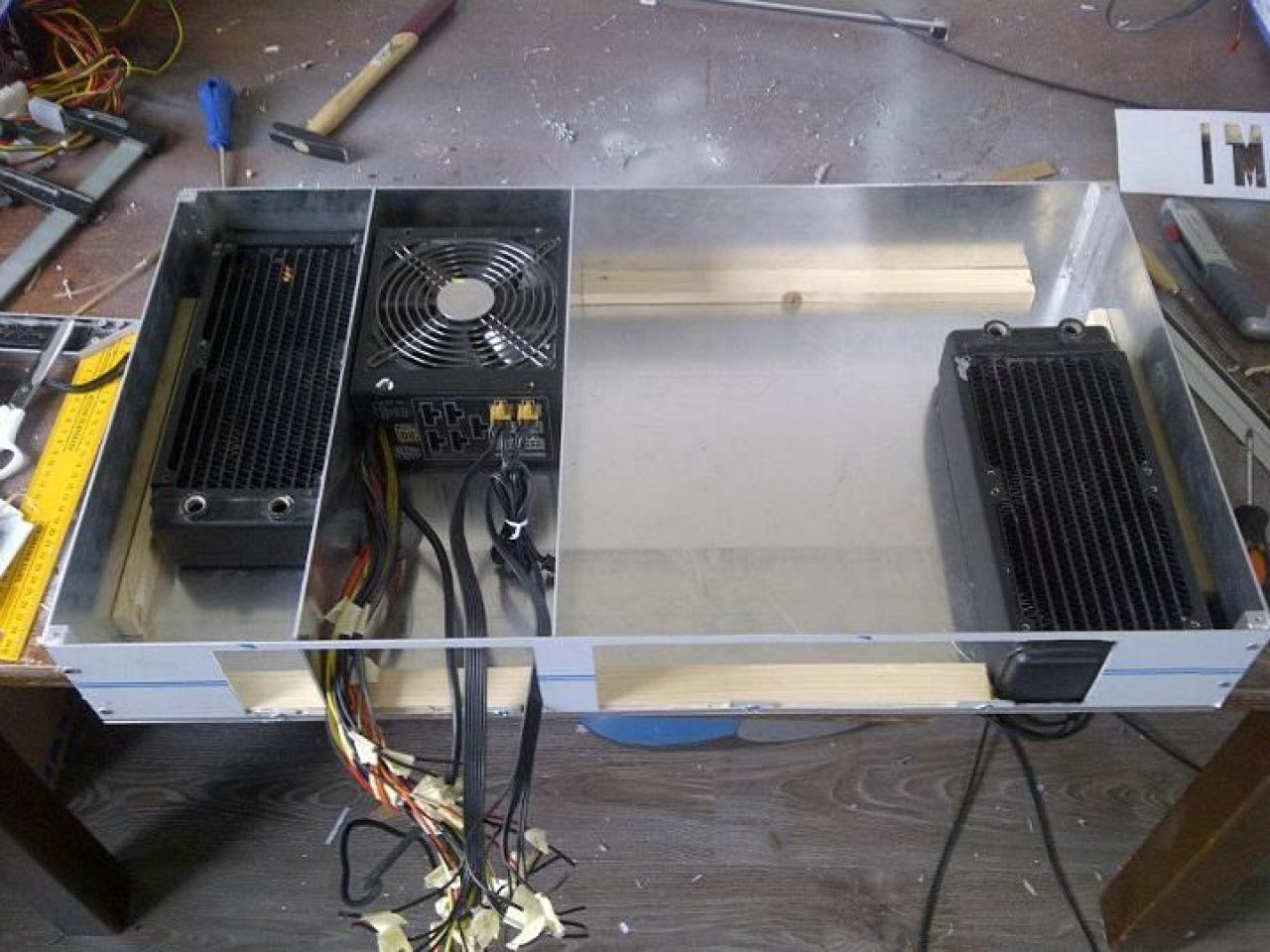 [16/05/2012] Spektakuläre Star-Wars-Casemod: Mini-PC in AT-AT mit echtem Laser (54)