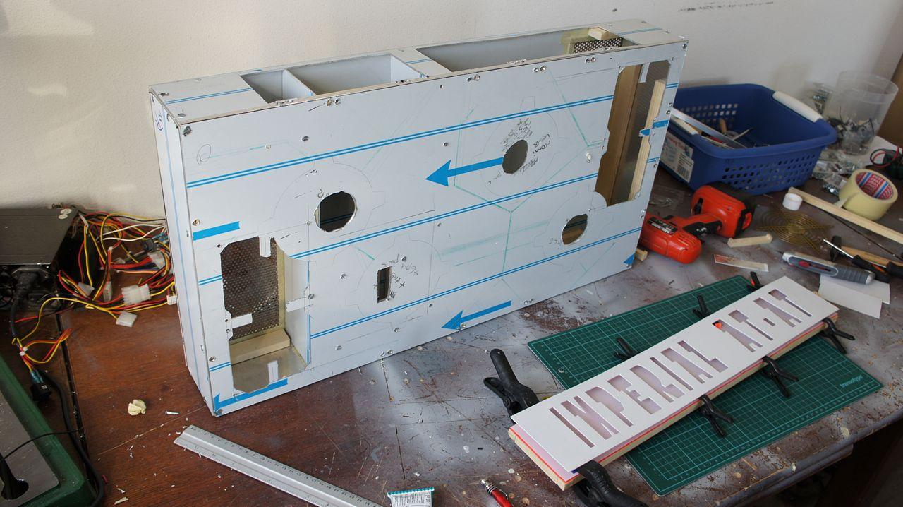 [16/05/2012] Spektakuläre Star-Wars-Casemod: Mini-PC in AT-AT mit echtem Laser (69)