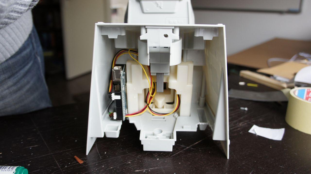[16/05/2012] Spektakuläre Star-Wars-Casemod: Mini-PC in AT-AT mit echtem Laser (75)