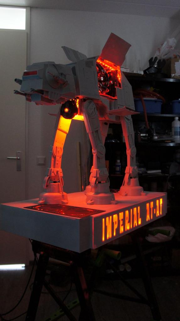 [16/05/2012] Spektakuläre Star-Wars-Casemod: Mini-PC in AT-AT mit echtem Laser (82)