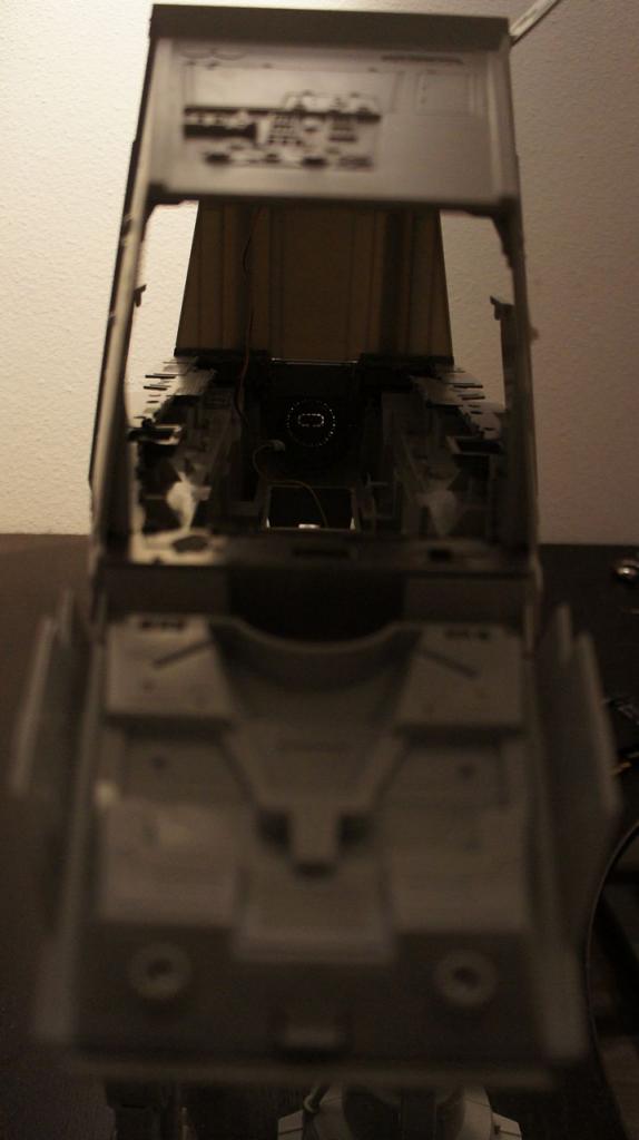 [16/05/2012] Spektakuläre Star-Wars-Casemod: Mini-PC in AT-AT mit echtem Laser (104)