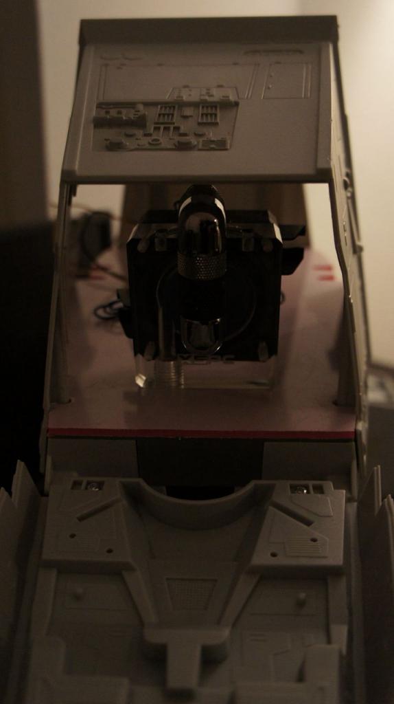 [16/05/2012] Spektakuläre Star-Wars-Casemod: Mini-PC in AT-AT mit echtem Laser (106)