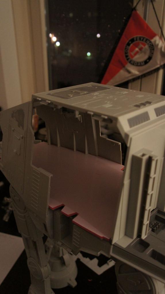 [16/05/2012] Spektakuläre Star-Wars-Casemod: Mini-PC in AT-AT mit echtem Laser (109)