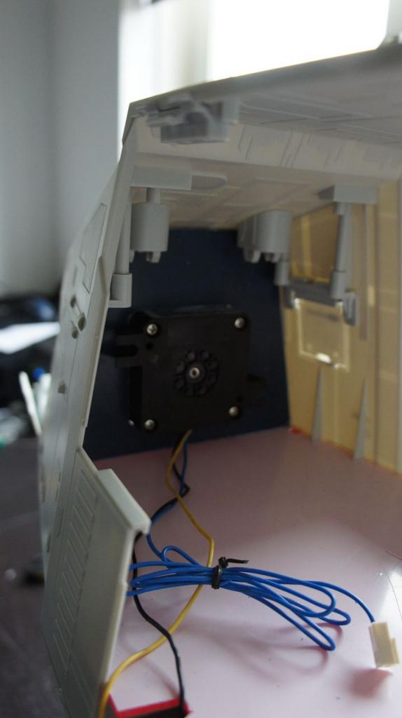 [16/05/2012] Spektakuläre Star-Wars-Casemod: Mini-PC in AT-AT mit echtem Laser (114)