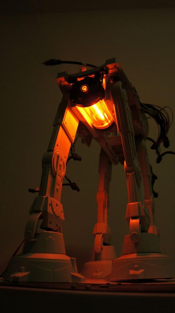 [16/05/2012] Spektakuläre Star-Wars-Casemod: Mini-PC in AT-AT mit echtem Laser (135)