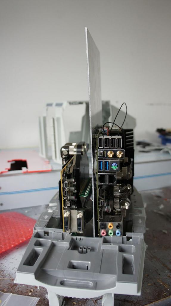 [16/05/2012] Spektakuläre Star-Wars-Casemod: Mini-PC in AT-AT mit echtem Laser (143)