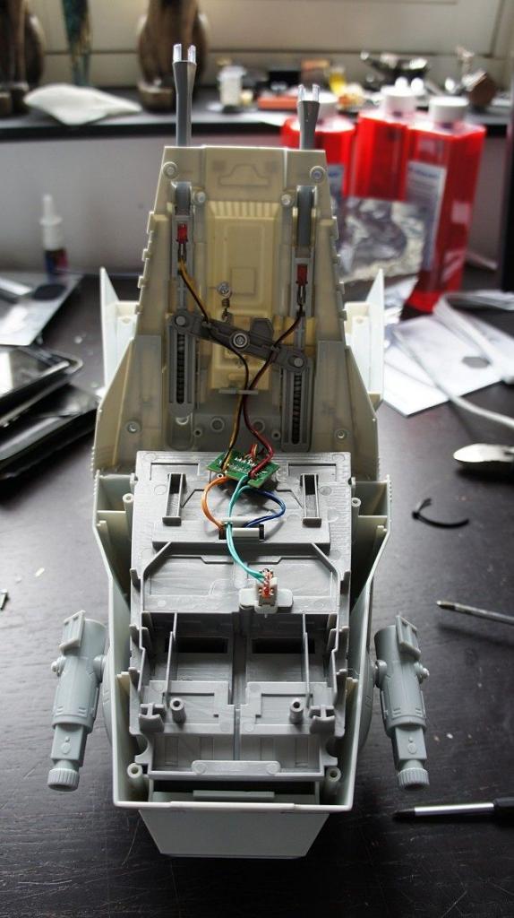 [16/05/2012] Spektakuläre Star-Wars-Casemod: Mini-PC in AT-AT mit echtem Laser (150)