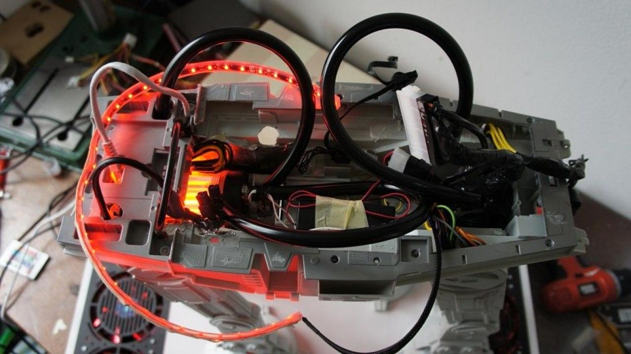 [16/05/2012] Spektakuläre Star-Wars-Casemod: Mini-PC in AT-AT mit echtem Laser (155)