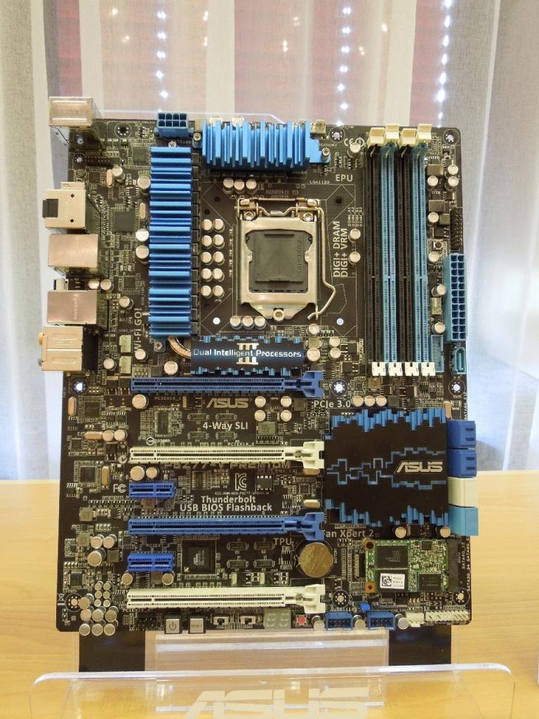 [21/05/2012] Asus zeigt zwei Sockel-1155-Mainboards mit Thunderbolt-Unterstützung (7)