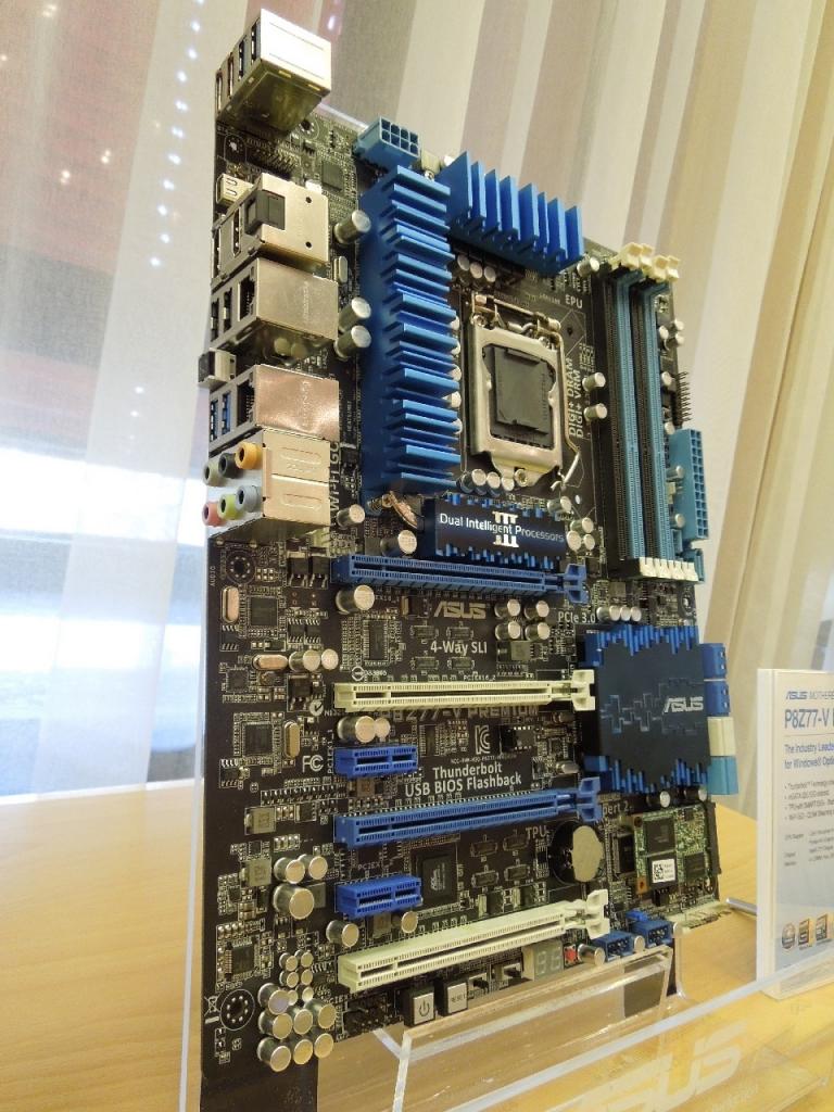 [21/05/2012] Asus zeigt zwei Sockel-1155-Mainboards mit Thunderbolt-Unterstützung (8)