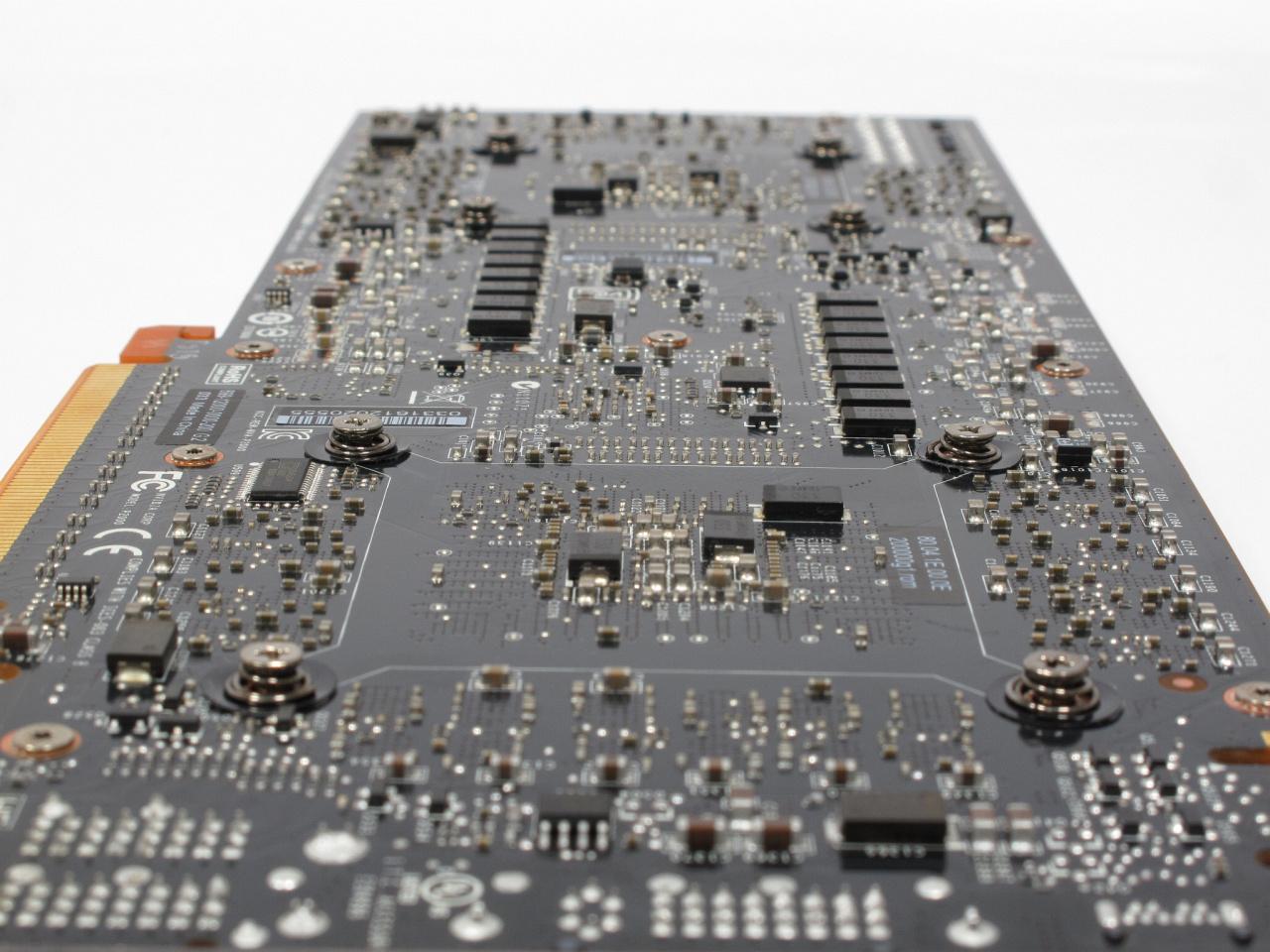 [04/05/2012] Nvidia Geforce GTX 690: Das Referenzdesign wird von allen Partnern übernommen - laut Nvidia wird es auch keine Custom-Versionen geben. (7)