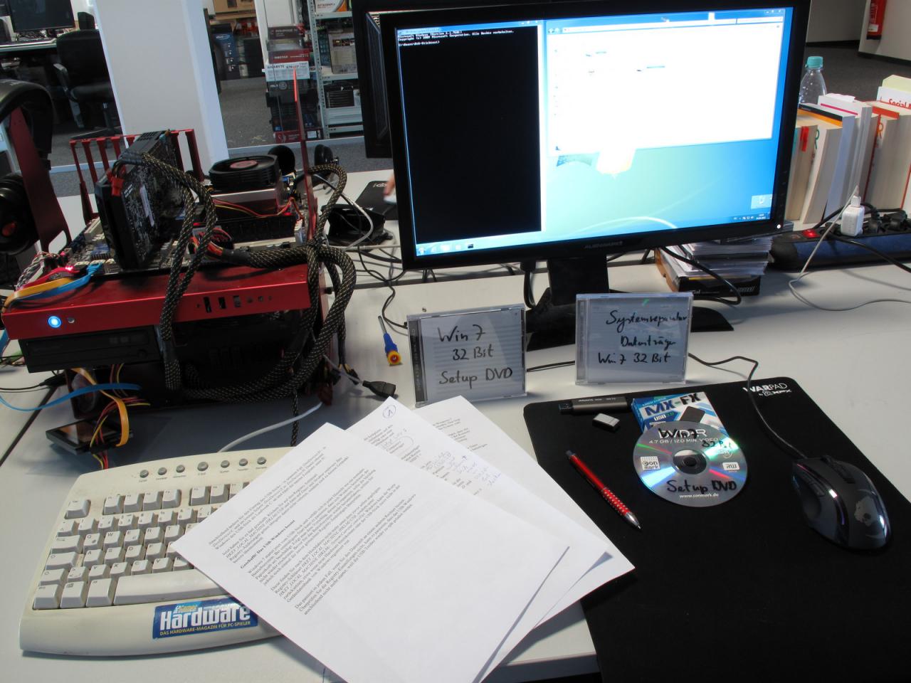 [04/05/2012] Unser Spieleonkel und Leiter der PCGH-Experimente, Frank Stöwer, versucht ein Windows 7 auf den USB-Stick zu installieren und das OS dann nur vom dem mobilen Speichermedium zu nutzen. Wenn das gelingt, werden Sie es bestimmt in der kommenden PCGH 07/12 erfahren.