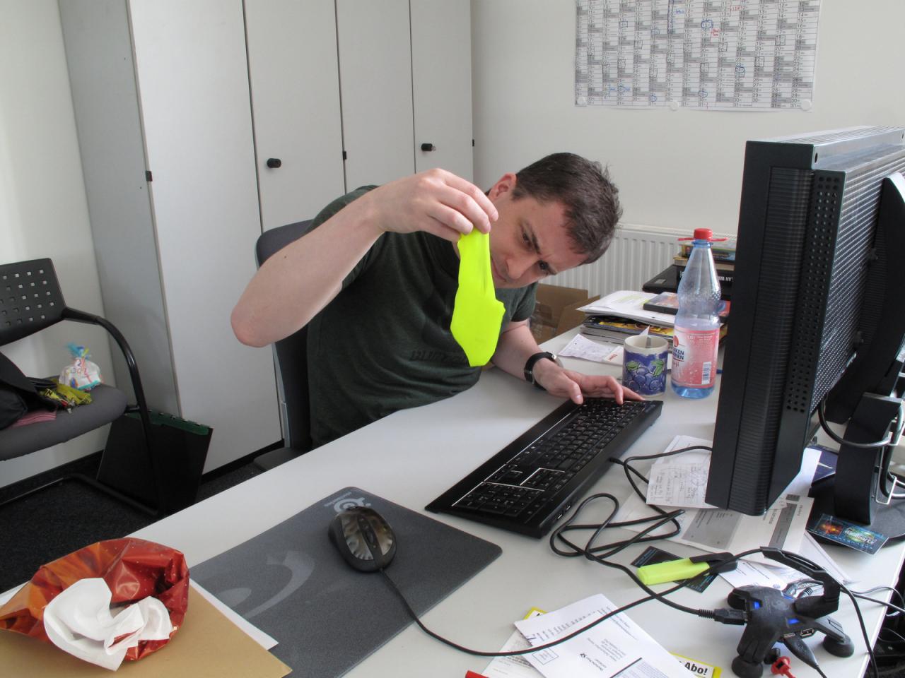 [11/05/2012] Cyber Clean heißt das gelbe und glitschige Etwas, das unseren Meister an 