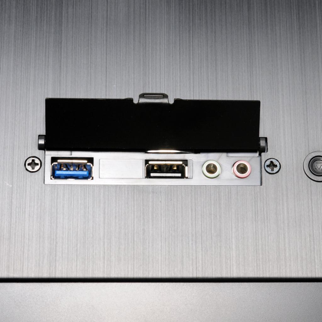[31/05/2012] Lian Li PC-A55 (11)