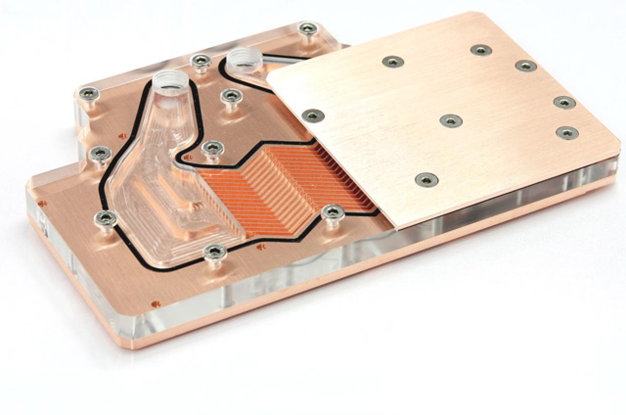 [23/05/2012] ... der Hersteller verspricht ein rundes Gesamtpaket für alle HD-7970-Grafikkarten mit Referenzplatine (oder einem 1:1-Nachbau davon)