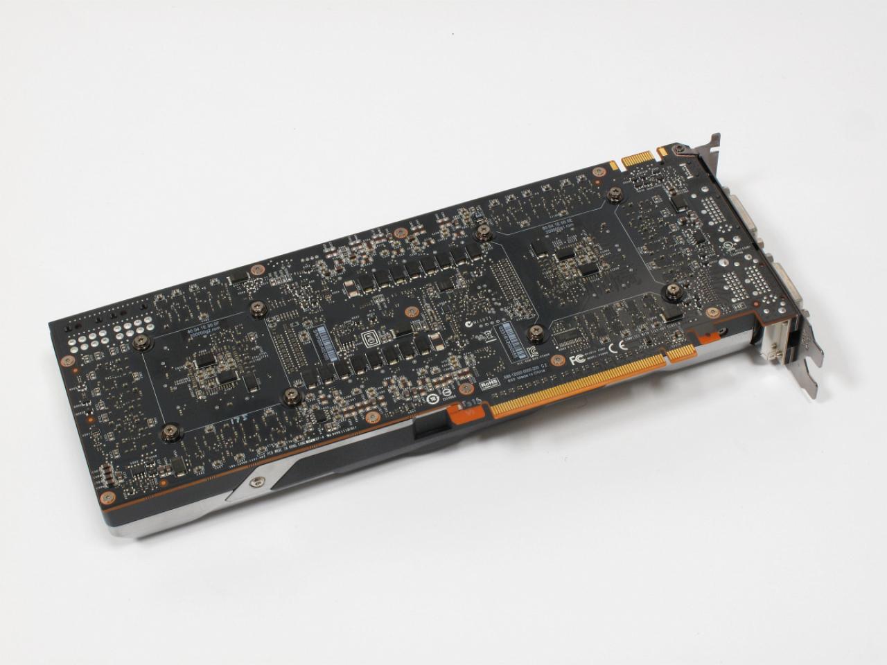[02/05/2012] Unboxing-Video: EVGA Geforce GTX 690 Signature Edition (6)