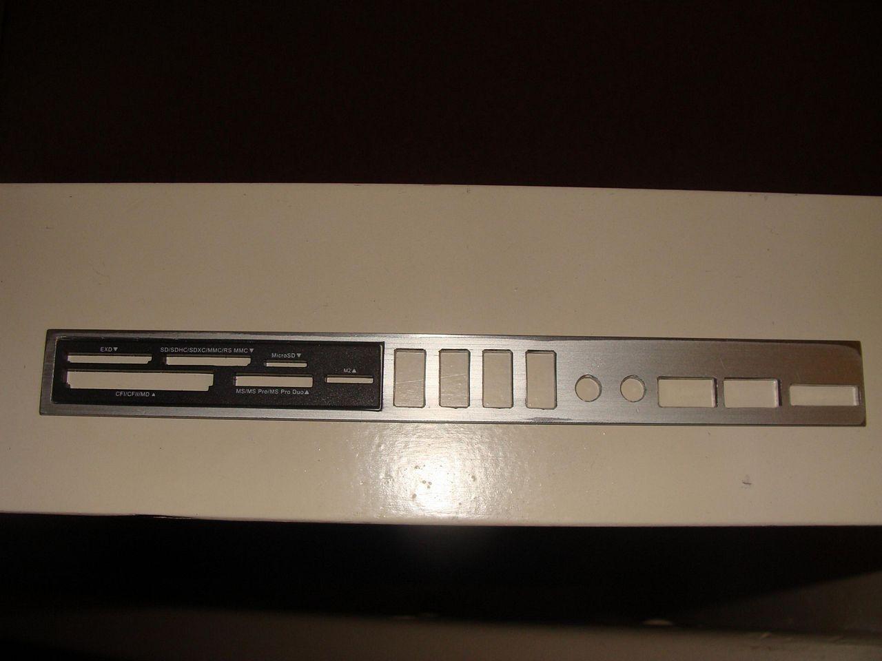 [25/05/2012] Eigenbau macht's möglich: Maxi-Hardware in Mini-Gehäuse (5)